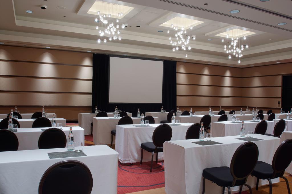 Hotel Murano Tacoma Luaran gambar A meeting room